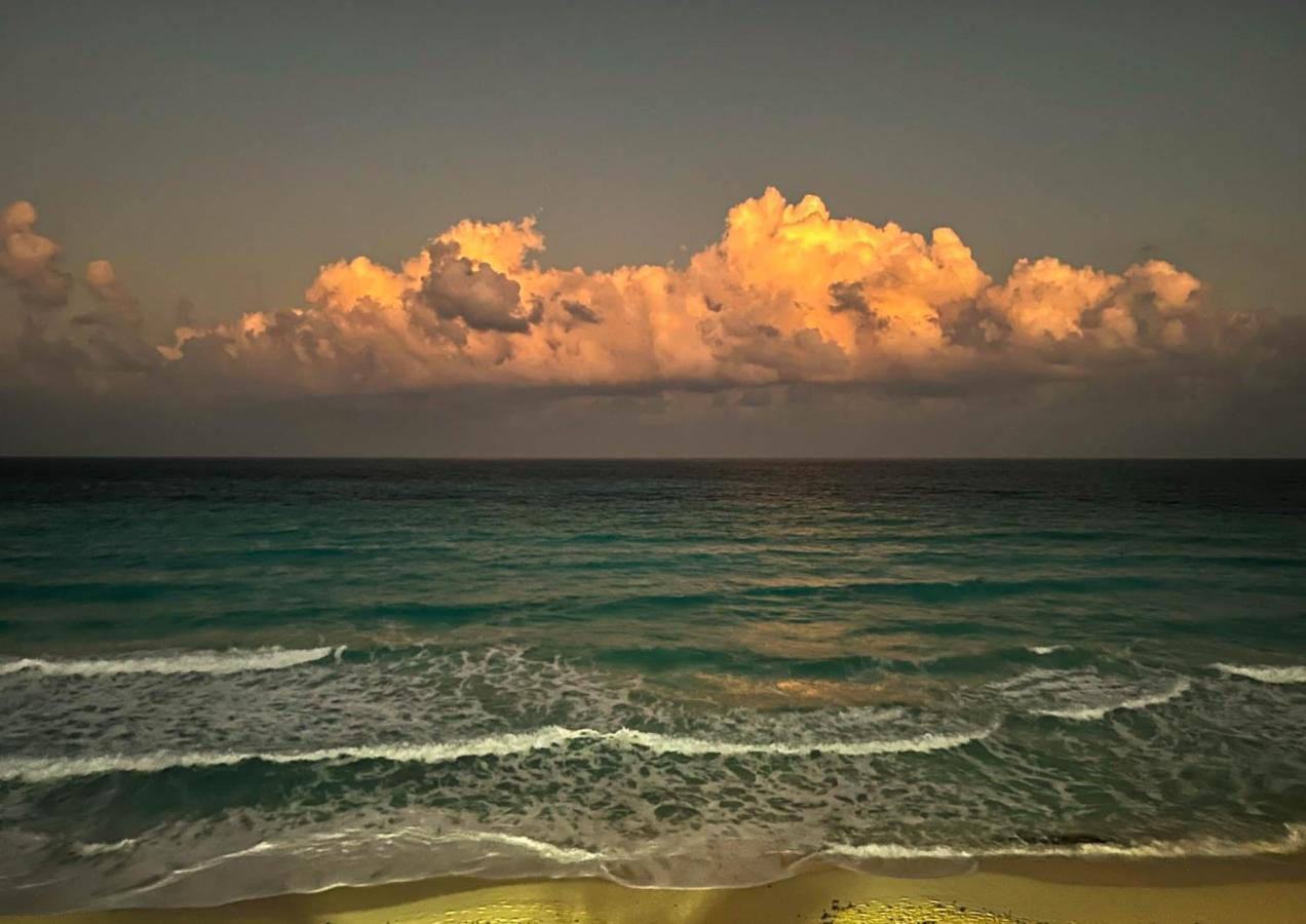 Beachside Apartments Cancún Buitenkant foto