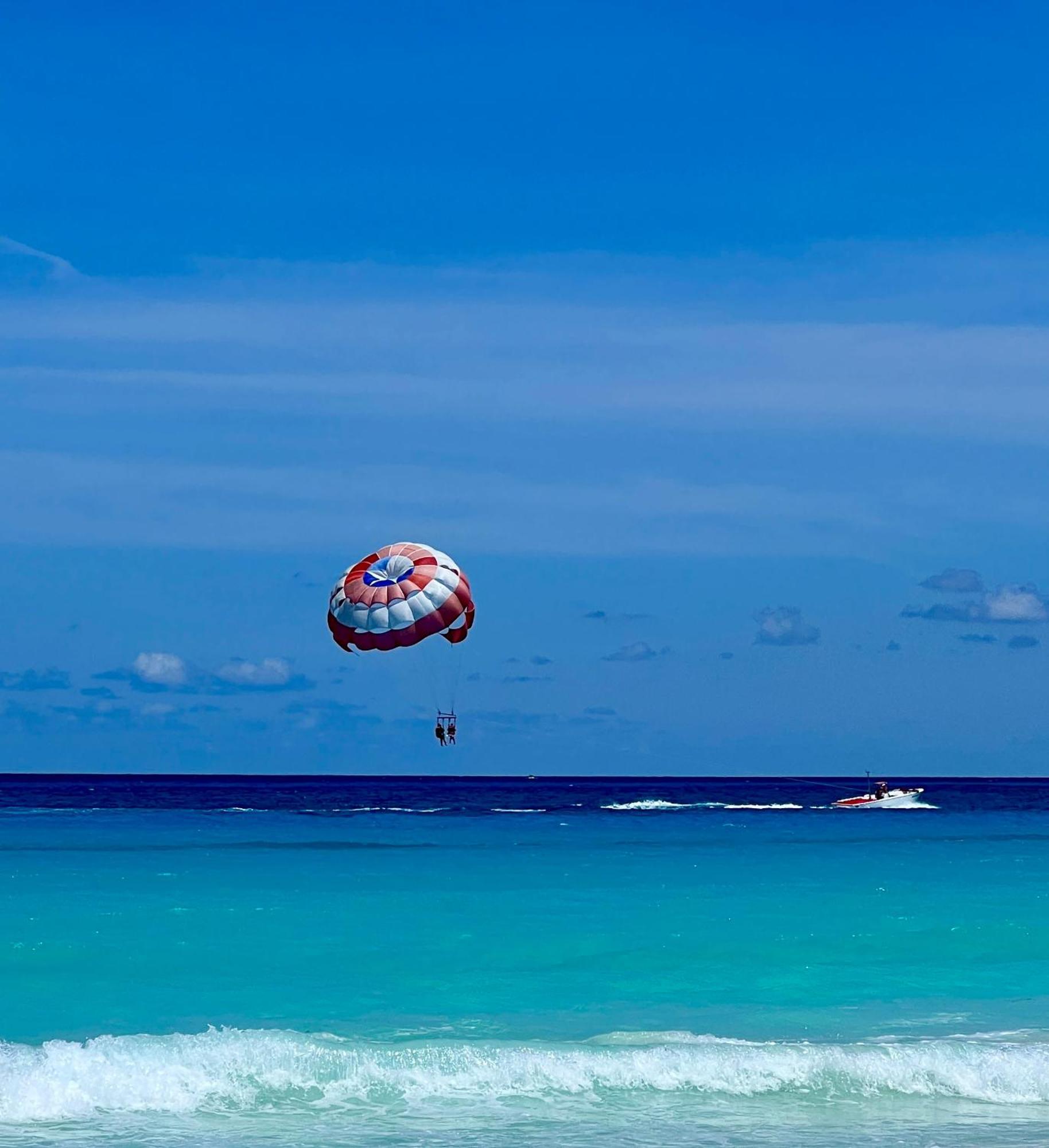 Beachside Apartments Cancún Buitenkant foto