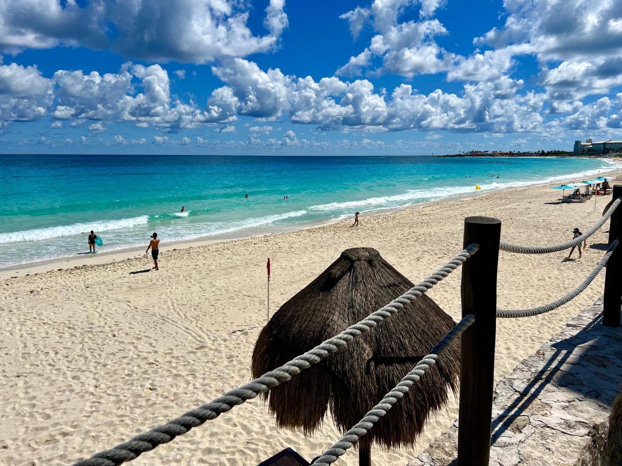 Beachside Apartments Cancún Buitenkant foto