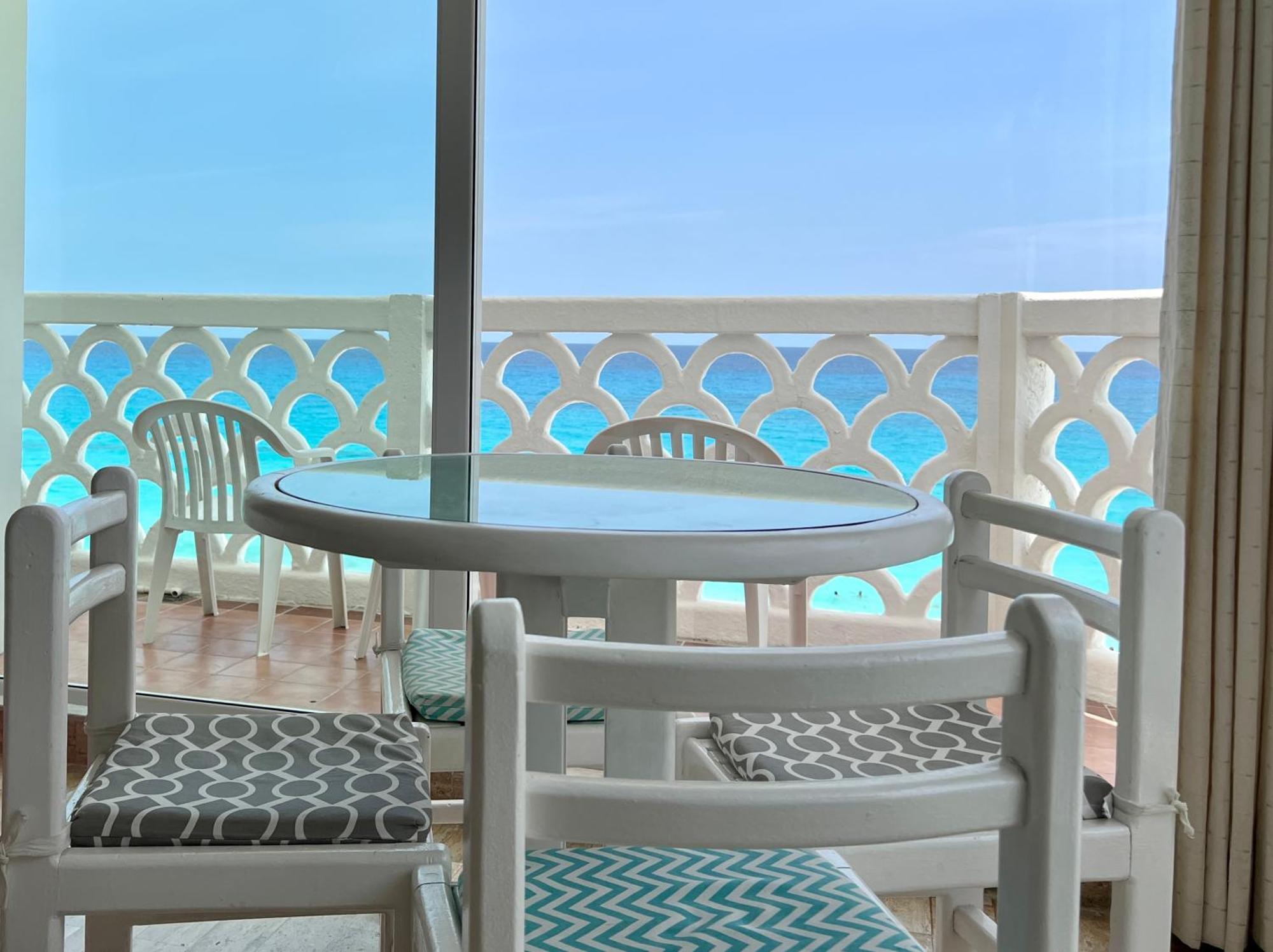 Beachside Apartments Cancún Buitenkant foto