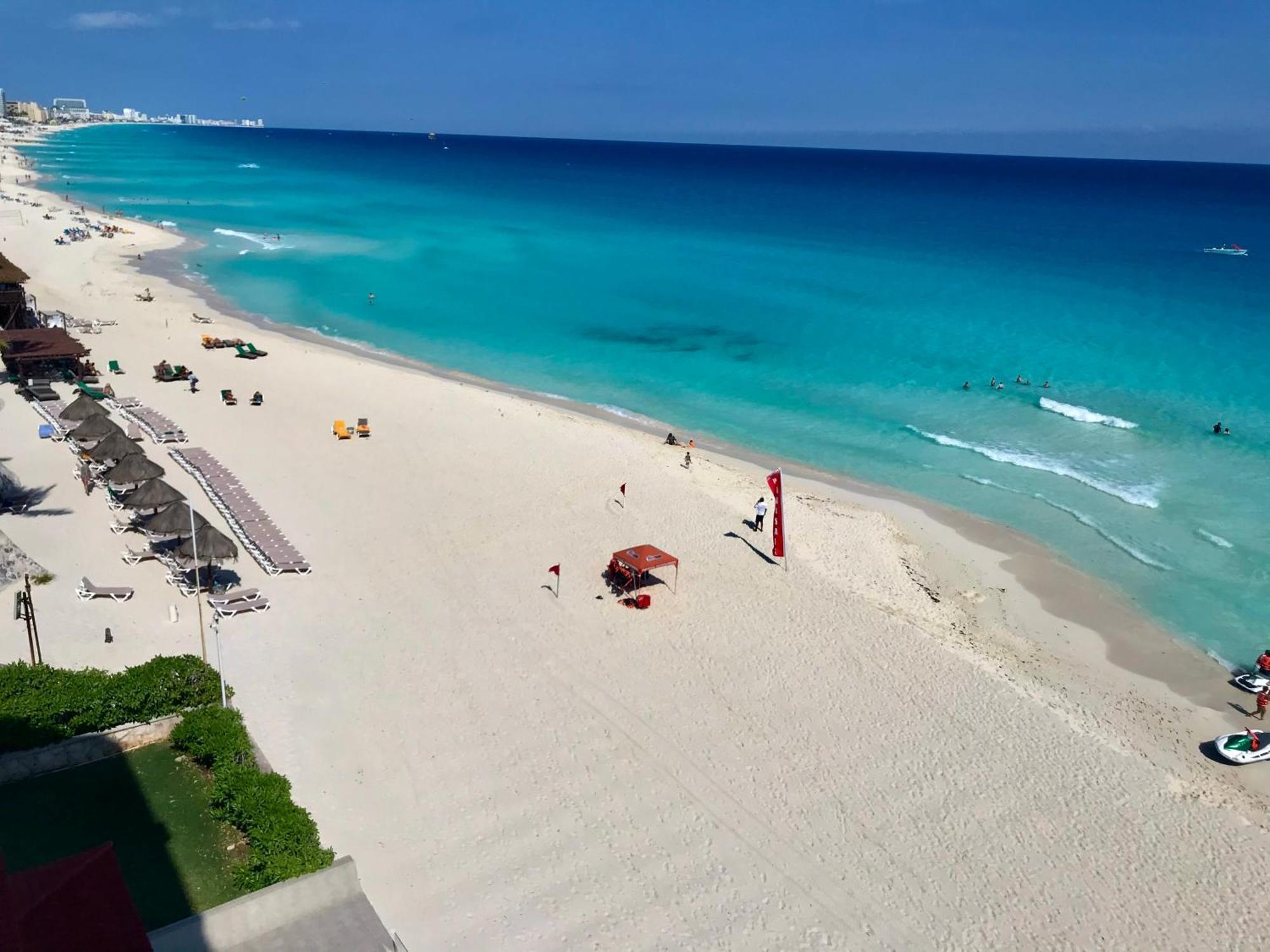 Beachside Apartments Cancún Buitenkant foto